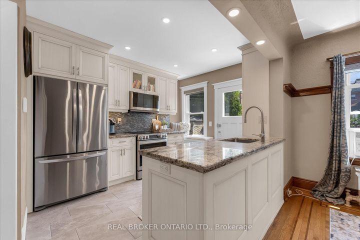 Photo 11 at 99 Tuxedo Avenue S, Delta, Hamilton