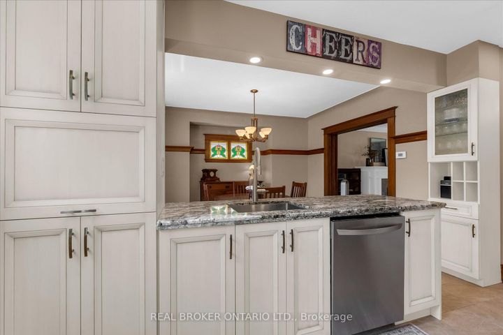 Photo 14 at 99 Tuxedo Avenue S, Delta, Hamilton