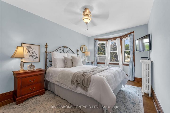 Photo 16 at 99 Tuxedo Avenue S, Delta, Hamilton