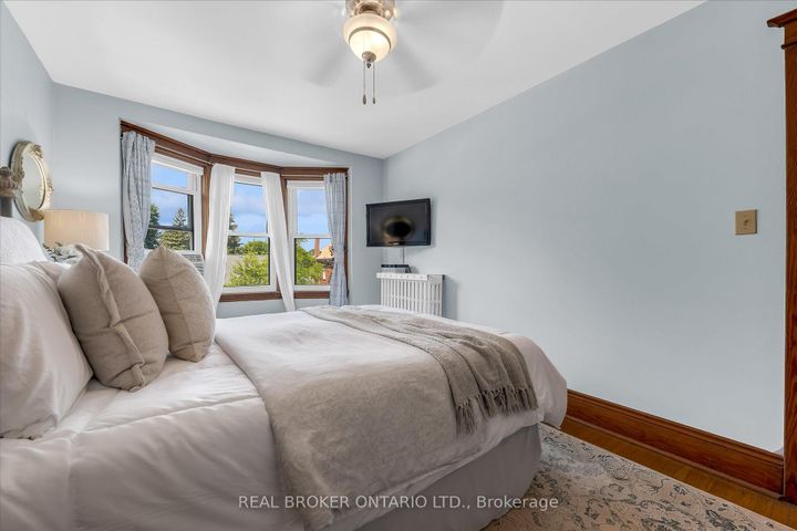Photo 17 at 99 Tuxedo Avenue S, Delta, Hamilton