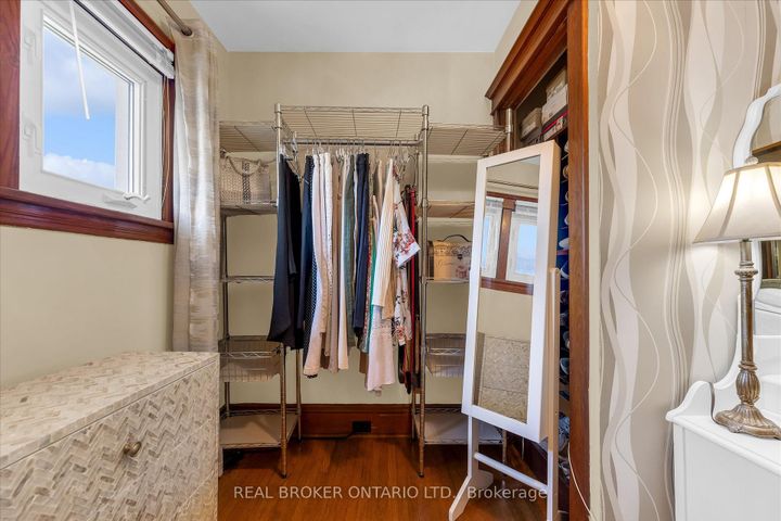 Photo 19 at 99 Tuxedo Avenue S, Delta, Hamilton