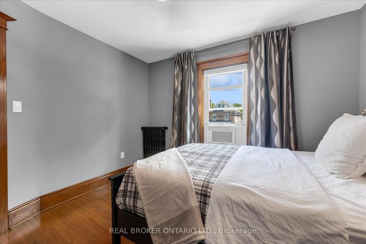 Photo 21 at 99 Tuxedo Avenue S, Delta, Hamilton
