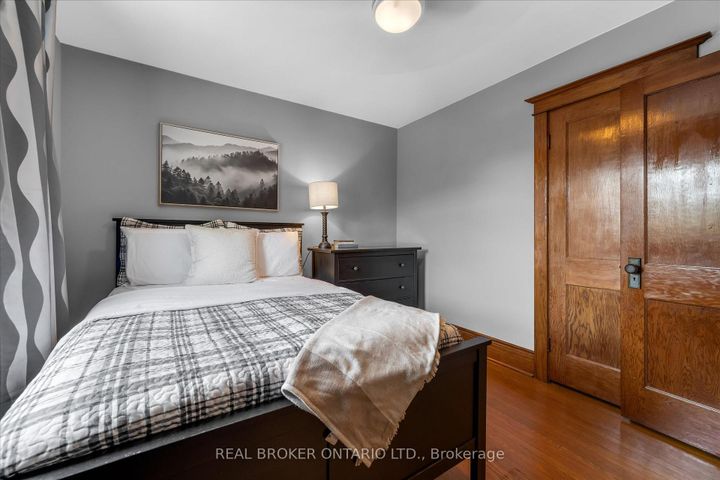 Photo 22 at 99 Tuxedo Avenue S, Delta, Hamilton