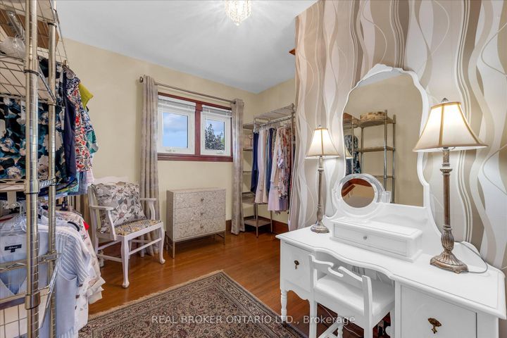 Photo 23 at 99 Tuxedo Avenue S, Delta, Hamilton
