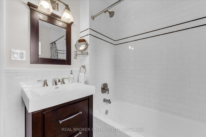Photo 24 at 99 Tuxedo Avenue S, Delta, Hamilton