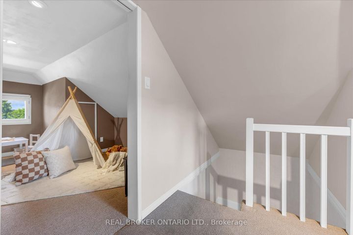 Photo 29 at 99 Tuxedo Avenue S, Delta, Hamilton