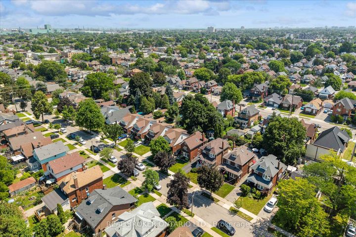 Photo 42 at 99 Tuxedo Avenue S, Delta, Hamilton
