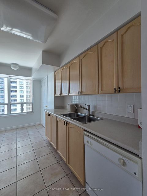 Photo 2 at 1107 - 8 Hillcrest Avenue, Willowdale East, Toronto
