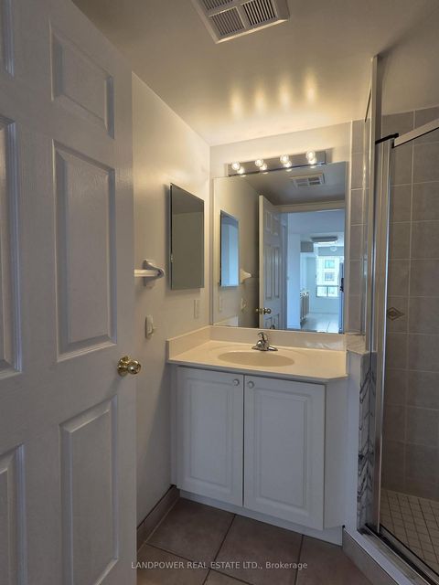 Photo 11 at 1107 - 8 Hillcrest Avenue, Willowdale East, Toronto