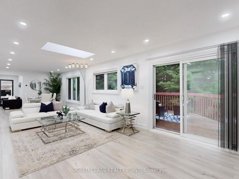 Photo 1 at 60 Kleins Ridge, Kleinburg, Vaughan