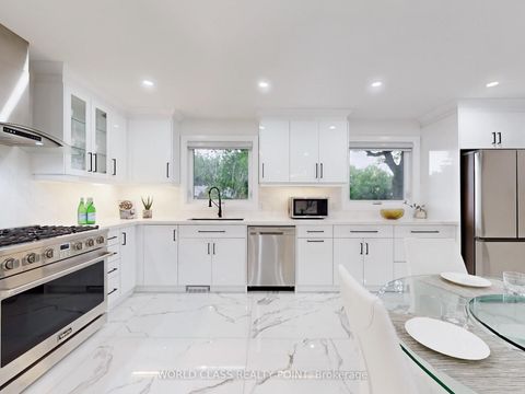 Photo 3 at 60 Kleins Ridge, Kleinburg, Vaughan