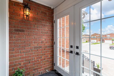 Photo 2 at 6 Blossom Court, West Woodbridge, Vaughan