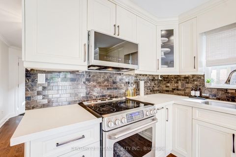 Photo 13 at 6 Blossom Court, West Woodbridge, Vaughan