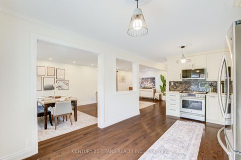 Photo 16 at 6 Blossom Court, West Woodbridge, Vaughan