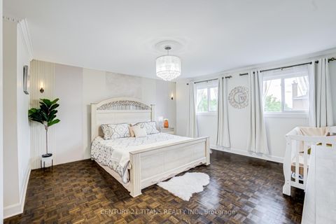 Photo 21 at 6 Blossom Court, West Woodbridge, Vaughan