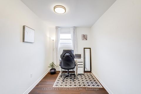 Photo 26 at 6 Blossom Court, West Woodbridge, Vaughan