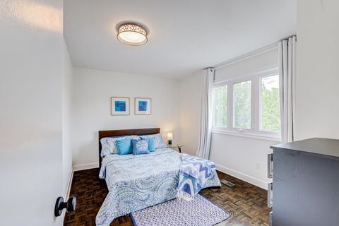 Photo 27 at 6 Blossom Court, West Woodbridge, Vaughan