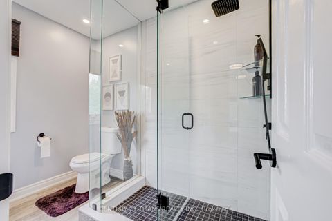 Photo 30 at 6 Blossom Court, West Woodbridge, Vaughan