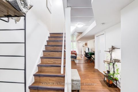 Photo 35 at 6 Blossom Court, West Woodbridge, Vaughan