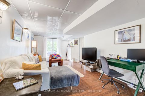 Photo 36 at 6 Blossom Court, West Woodbridge, Vaughan