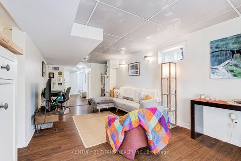 Photo 37 at 6 Blossom Court, West Woodbridge, Vaughan