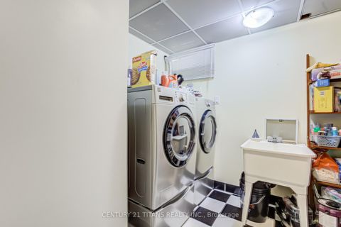 Photo 40 at 6 Blossom Court, West Woodbridge, Vaughan