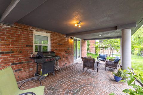 Photo 42 at 6 Blossom Court, West Woodbridge, Vaughan