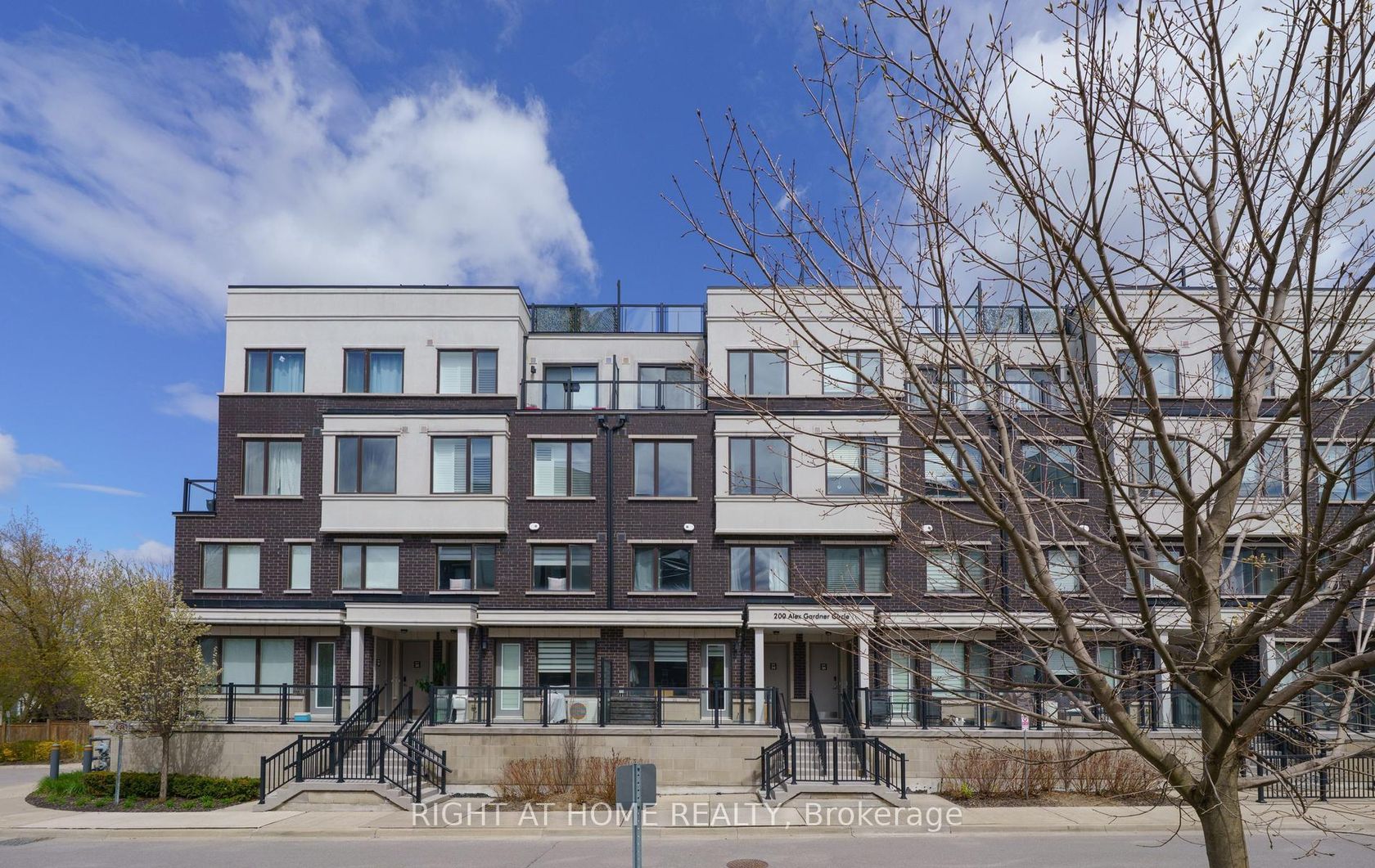 34 - 200 Alex Gardner Circle, Aurora Heights, Aurora photo 3