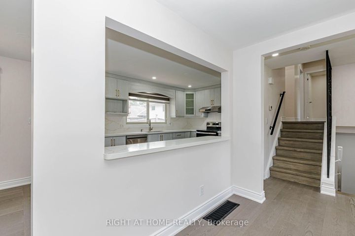 Photo 7 at 5154 New Street, Appleby, Burlington