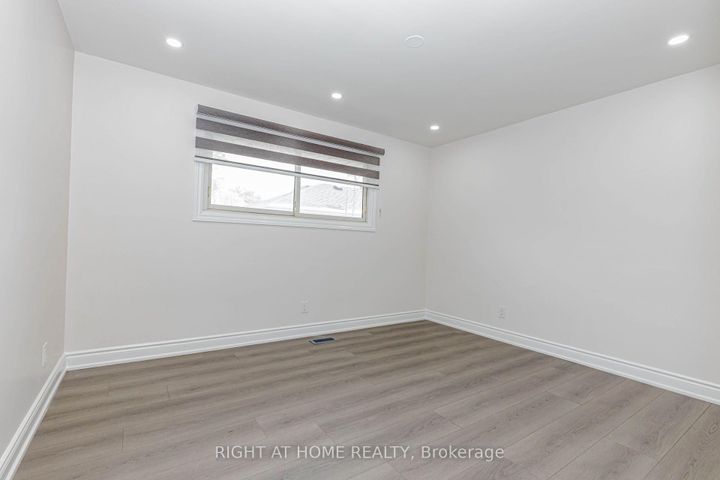Photo 12 at 5154 New Street, Appleby, Burlington