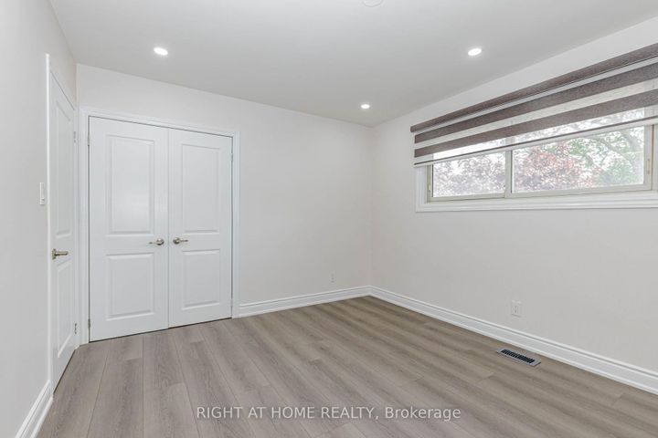 Photo 14 at 5154 New Street, Appleby, Burlington