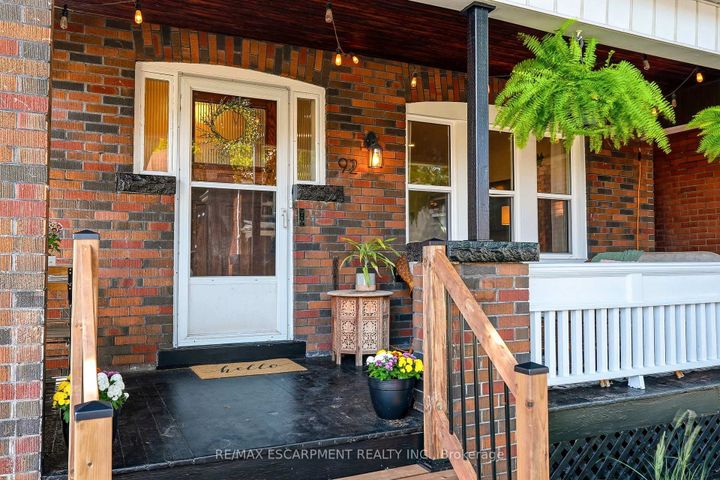 Photo 1 at 92 PROVINCE Street, Delta, Hamilton