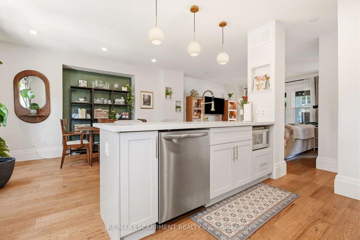 Photo 10 at 92 PROVINCE Street, Delta, Hamilton