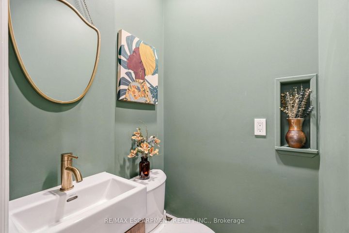 Photo 16 at 92 PROVINCE Street, Delta, Hamilton
