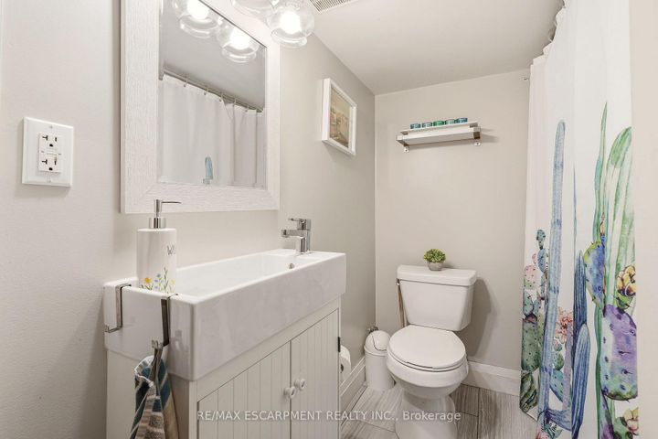 Photo 35 at 92 PROVINCE Street, Delta, Hamilton