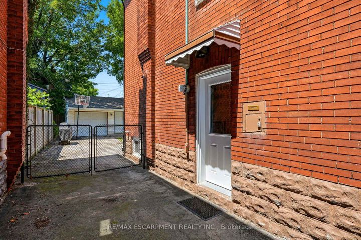 Photo 48 at 92 PROVINCE Street, Delta, Hamilton