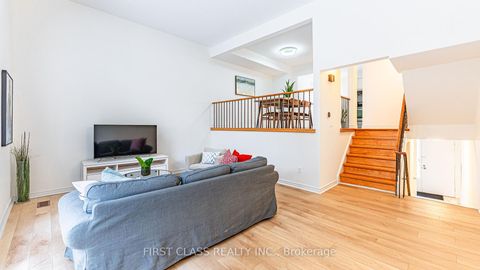Photo 1 at 102 Jenny Wrenway Way, Hillcrest Village, Toronto