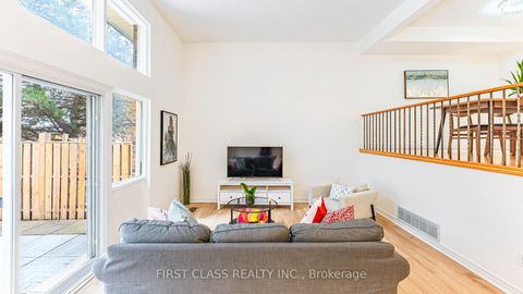 Photo 2 at 102 Jenny Wrenway Way, Hillcrest Village, Toronto
