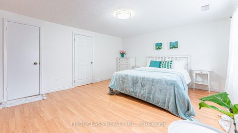 Photo 21 at 102 Jenny Wrenway Way, Hillcrest Village, Toronto