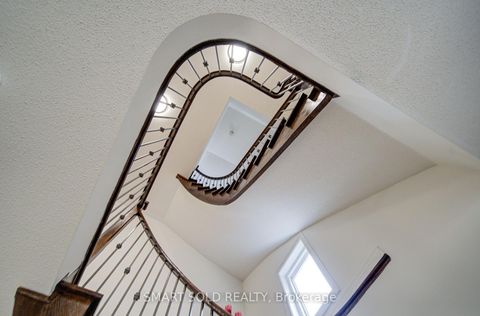 Photo 14 at 48 Ravel Drive, Patterson, Vaughan