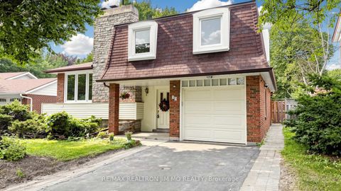 Photo 1 at 40 Ravencliff Crescent, Sullivan, Toronto