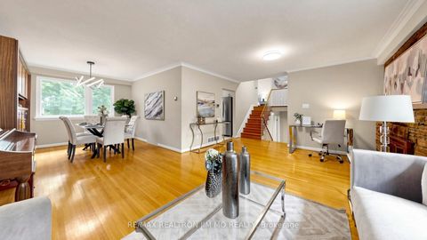 Photo 7 at 40 Ravencliff Crescent, Sullivan, Toronto