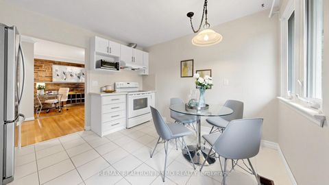 Photo 12 at 40 Ravencliff Crescent, Sullivan, Toronto