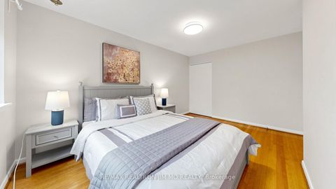 Photo 18 at 40 Ravencliff Crescent, Sullivan, Toronto