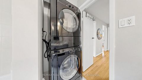 Photo 26 at 40 Ravencliff Crescent, Sullivan, Toronto
