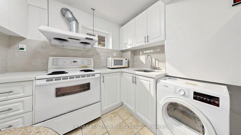 Photo 35 at 40 Ravencliff Crescent, Sullivan, Toronto