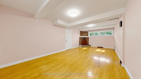 Photo 36 at 40 Ravencliff Crescent, Sullivan, Toronto