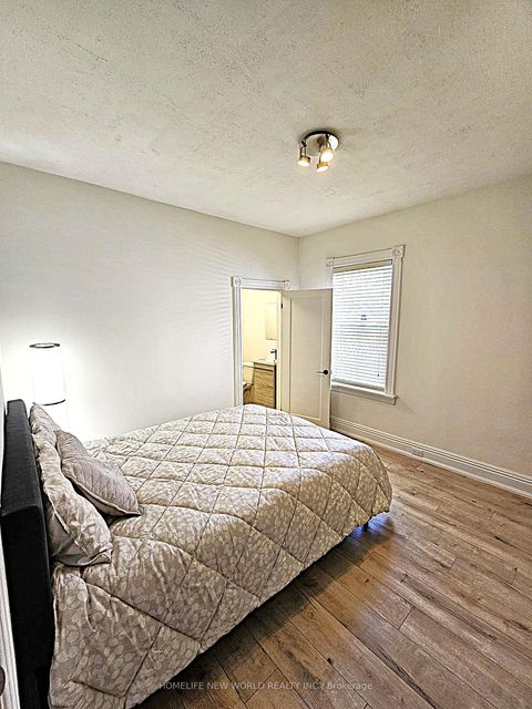 Photo 11 at 184 Prospect Street, Central Newmarket, Newmarket