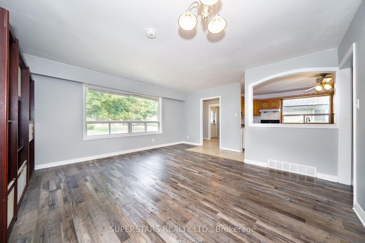 Photo 5 at 6 Meadowland Drive, Brampton East, Brampton