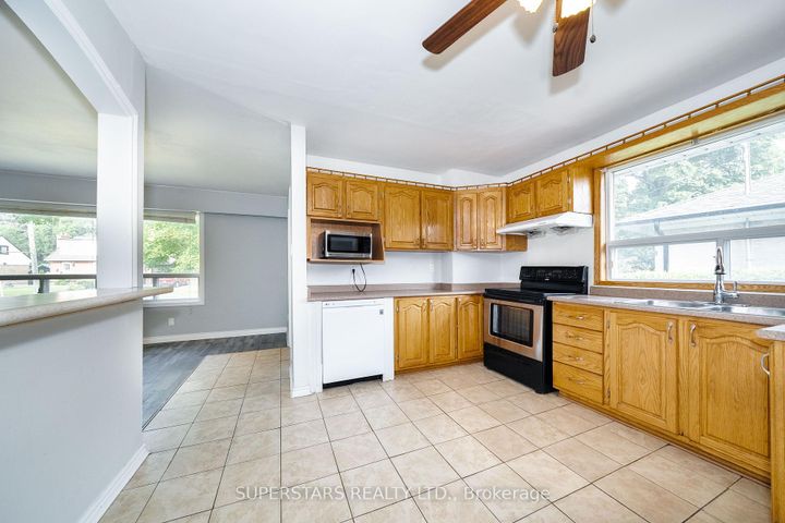 Photo 8 at 6 Meadowland Drive, Brampton East, Brampton